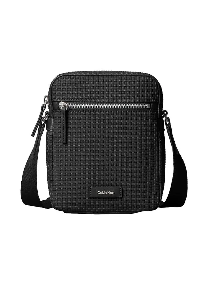 كالفن كلاين Embossed Woven Reporter Bag